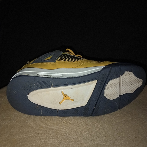 SALE !!! Air Jordan 4 Retro Mid Lightening Size 6 Y or Women's 7.5 - Picture 9 of 11